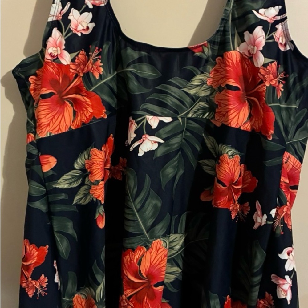 $13 or 2 for $20. Floral Tropical Ruched Swim Tankini Top - Picture 3 of 3